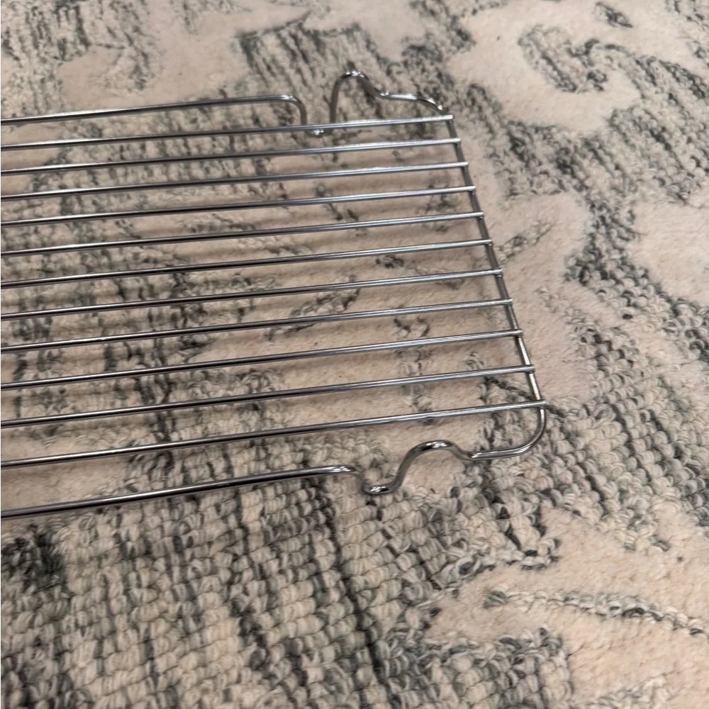 NWOT Metal Baking Cooking Cooling Rack